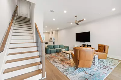 381 E Greenbriar Lane #1603, Dallas, TX 75203 - Photo 4