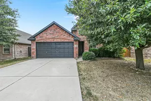 2008 Cattle Creek Rd, Fort Worth, TX 76134 - Photo 2