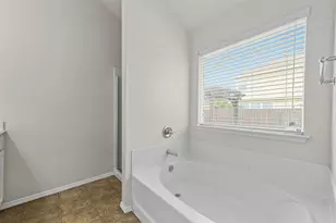 2008 Cattle Creek Rd, Fort Worth, TX 76134 - Photo 28