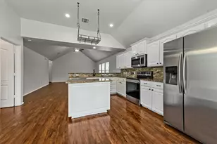 2008 Cattle Creek Rd, Fort Worth, TX 76134 - Photo 8