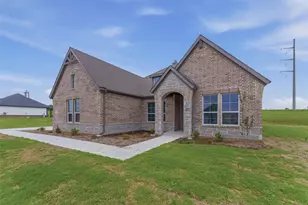 119 Hillview Trl, Decatur, TX 76234 - Photo 2
