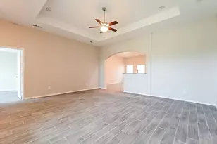 629 Green Mound Dr, Glenn Heights, TX 75154 - Photo 2