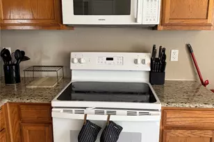 305 N Long Rifle Dr, Fort Worth, TX 76108 - Photo 10