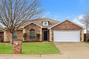 2050 Turtle Cove Dr, Mansfield, TX 76063 - Photo 2