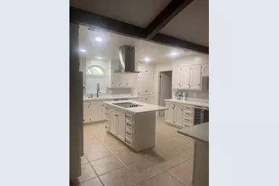 315 S Baker Street, Granbury, TX 76048 - Photo 4