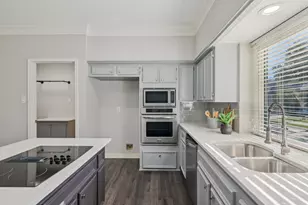 700 Pistachio Cir, Irving, TX 75063 - Photo 16