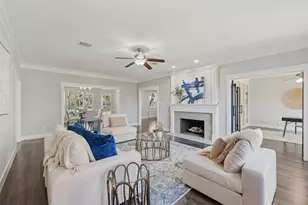 700 Pistachio Cir, Irving, TX 75063 - Photo 8