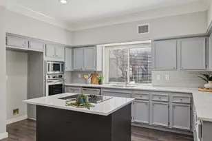 700 Pistachio Cir, Irving, TX 75063 - Photo 14