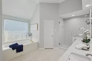 700 Pistachio Cir, Irving, TX 75063 - Photo 34