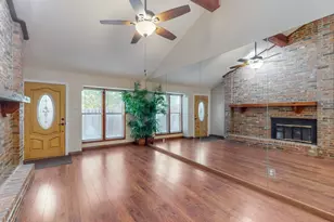 2569 Shady Ridge Dr, Bedford, TX 76021 - Photo 10