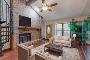 2569 Shady Ridge Dr, Bedford, TX 76021 - Photo 8