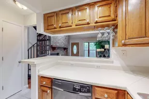 2569 Shady Ridge Dr, Bedford, TX 76021 - Photo 18