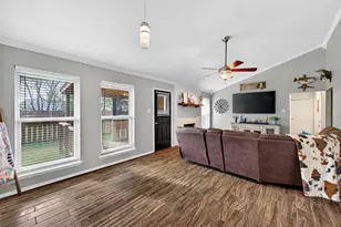 419 W Center St, Whitewright, TX 75491 - Photo 12