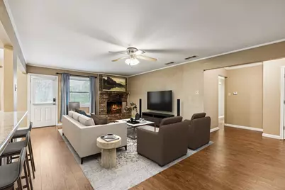 236 Evelyn Street, DeSoto, TX 75115 - Photo 2