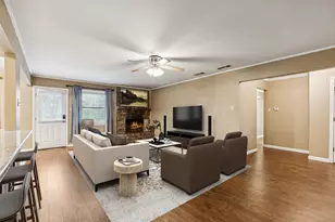 236 Evelyn St, DeSoto, TX 75115 - Photo 2