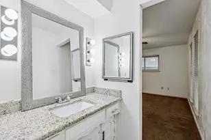 236 Evelyn St, DeSoto, TX 75115 - Photo 18