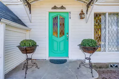 619 W Live Oak Street, Jacksboro, TX 76458 - Photo 2