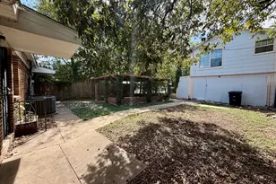 2946 Lipscomb St, Fort Worth, TX 76110 - Photo 6