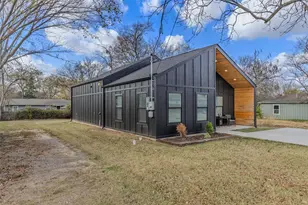 1900 Rosemary St, Greenville, TX 75401 - Photo 4