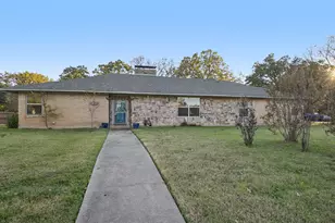1202 Hopkins Dr, Denton, TX 76205 - Photo 2