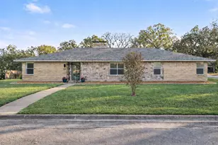 1202 Hopkins Dr, Denton, TX 76205 - Photo 1