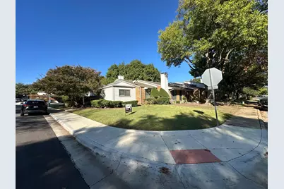 13701 Brookgreen Circle, Dallas, TX 75240 - Photo 4