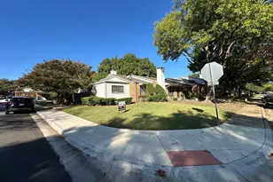 13701 Brookgreen Cir, Dallas, TX 75240 - Photo 4