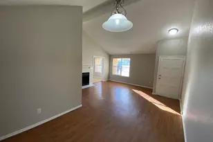 117 Stony Creek Dr, Euless, TX 76039 - Photo 2