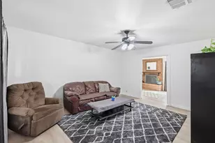 612 N 10th St, Sanger, TX 76266 - Photo 4