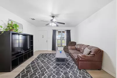 612 N 10th Street, Sanger, TX 76266 - Photo 8