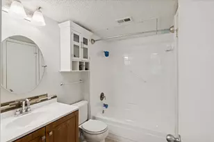 2300 Balsam Dr, Arlington, TX 76006 - Photo 14