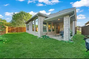 1529 Woodford Pl, Fort Worth, TX 76120 - Photo 12