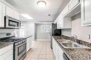 845 Lovers Ln, Grapevine, TX 76051 - Photo 10