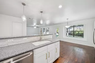 710 Bluffview Dr, McKinney, TX 75071 - Photo 14