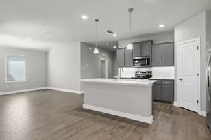 10404 Sunset Shore Dr, Grand Prairie, TX 76065 - Photo 4