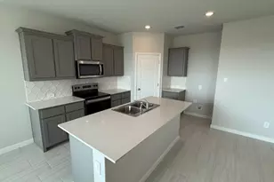 321 Gallant Man Ct, Granbury, TX 76049 - Photo 2