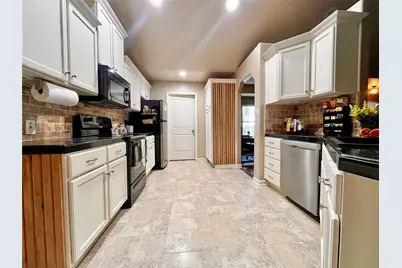 420 Sessums Road, Springtown, TX 76082 - Photo 16