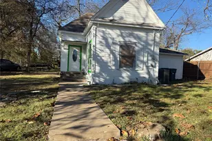 411 W Hester St, Sherman, TX 75090 - Photo 2