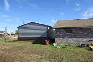 602 S Aquilla St, Itasca, TX 76055 - Photo 22