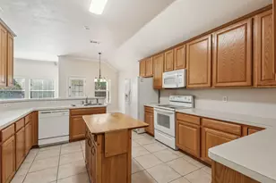 4828 Campfire Ct, Fort Worth, TX 76244 - Photo 8