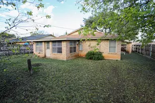 1009 Buchanan St, McGregor, TX 76657 - Photo 14