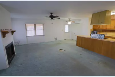 1009 Buchanan Street, McGregor, TX 76657 - Photo 2