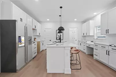 1403 S Barry Avenue, Dallas, TX 75223 - Photo 1