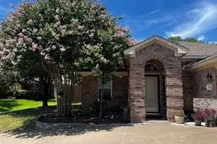 700 Auburndale Dr, Euless, TX 76040 - Photo 1
