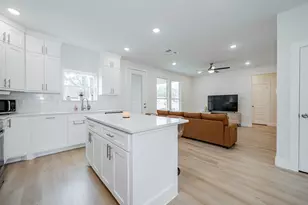 319 Coral Reef St, Gun Barrel City, TX 75156 - Photo 10