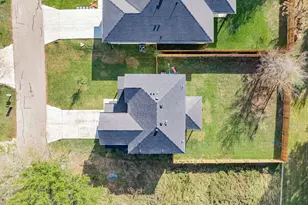 319 Coral Reef St, Gun Barrel City, TX 75156 - Photo 32