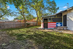 5345 Hensley Dr, Fort Worth, TX 76134 - Photo 14