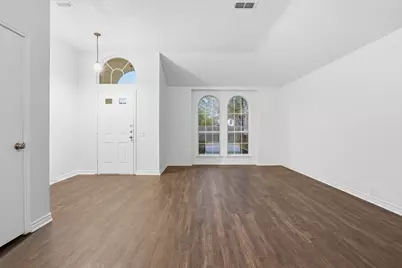 933 Paddington Drive E, Saginaw, TX 76131 - Photo 12