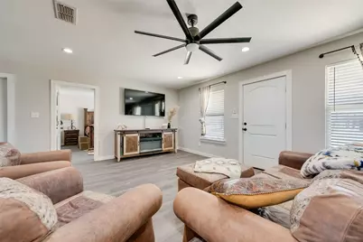 711 801C, Cleburne, TX 76031 - Photo 8