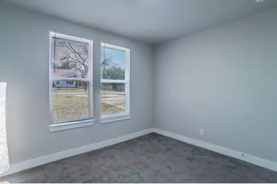 4915 Strobel Avenue, Dallas, TX 75216 - Photo 18